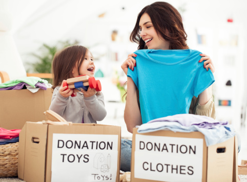 5 ways to put giving back into the holidays